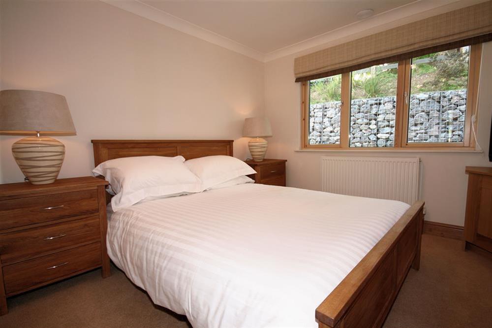 Master Bedroom with King-Size Bed at Court Cottages 2 in Hillfield, Dartmouth