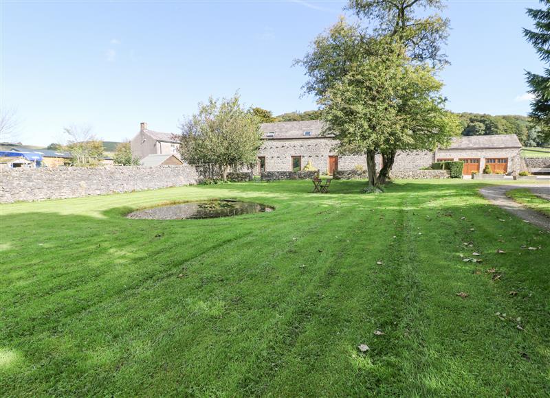 The setting around Courtyard Cottage