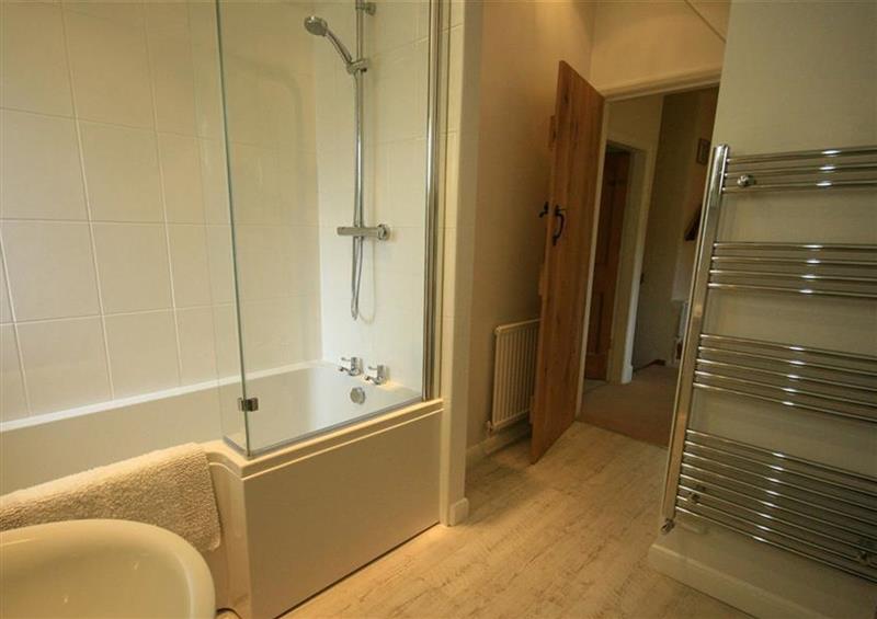 Bathroom at Cowfair Cottage, Chipping Campden