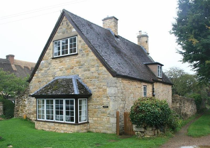 The setting at Cowfair Cottage, Chipping Campden