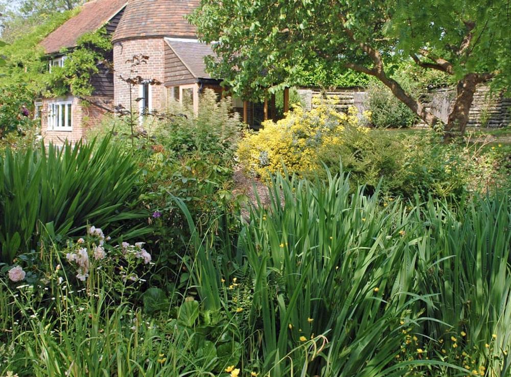 Heritage holiday home within well-maintained garden at Cowford Oast in Eridge Green, near Tunbridge Wells, Sussex, East Sussex