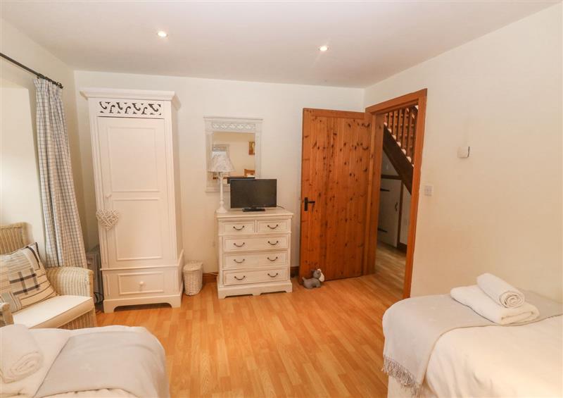 One of the 3 bedrooms (photo 3) at Cowslip Barn, Cornworthy near Dittisham