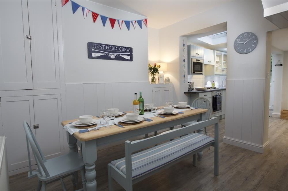 Open-plan kitchen and dining area at Crab Cottage in , Salcombe