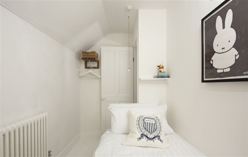 A bedroom in Crabpot Cottage at Crabpot Cottage, Cornwall