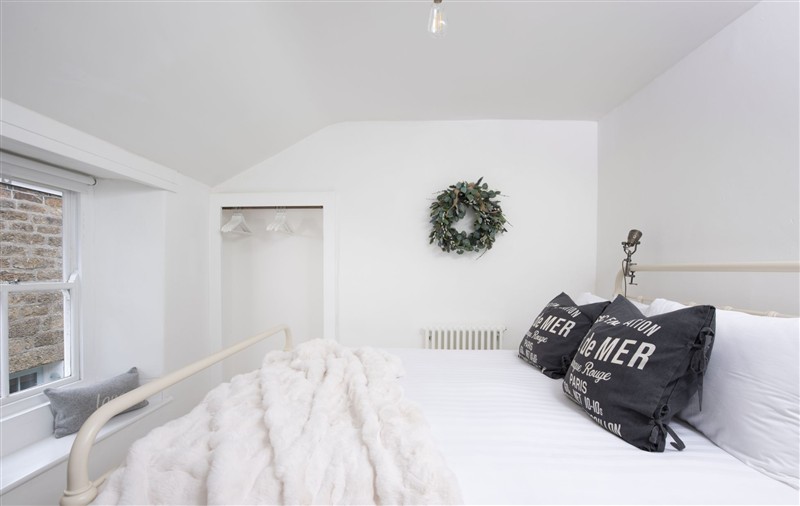 Bedroom at Crabpot Cottage, Cornwall