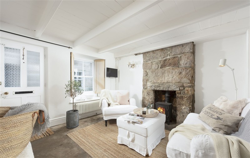 This is the living room at Crabpot Cottage, Cornwall