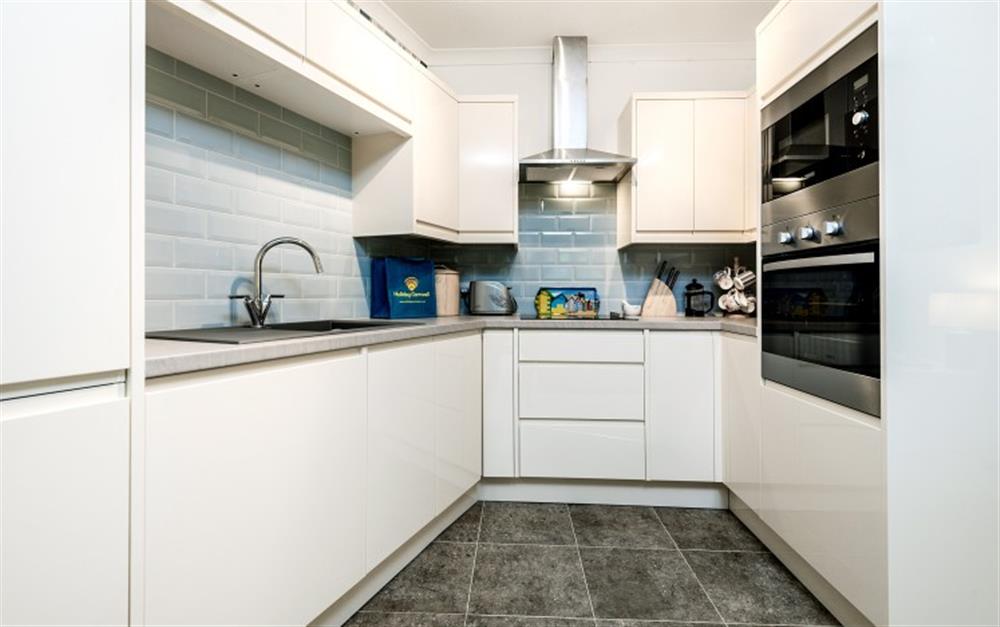 Crags 14 has a brand new, contemporary fitted kitchen. at Crags 14 in Maenporth