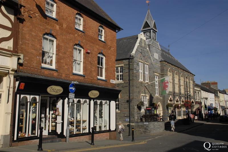 A busy market town with a theatre, cinema, leisure centre, boutique shops and a choice of places to eat at Craig Silian, Gwbert