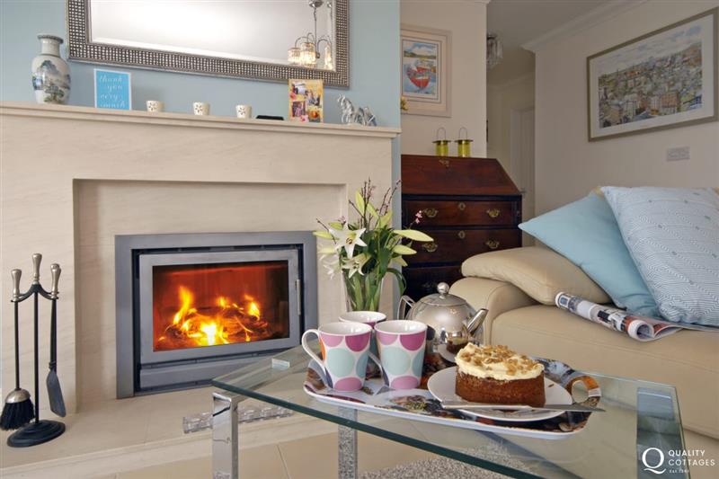 Cardigan Bay coastal holiday home with wood burning stove at Craig Silian, Gwbert