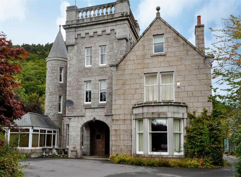 Craigendarroch House in Ballater, Aberdeenshire sleeps 12