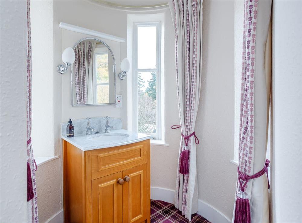 Double bedroom (photo 8) at Craigendarroch House in Ballater, Aberdeenshire