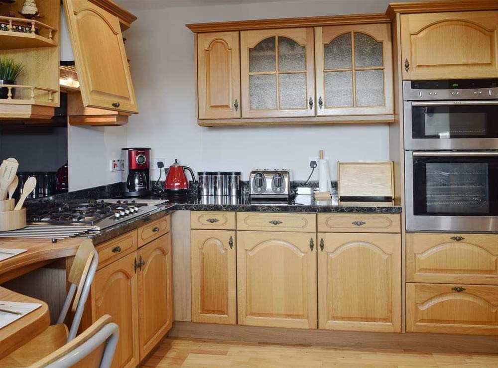 Well equipped kitchen at Craigrossie Cottage in Auchterarder, Perthshire