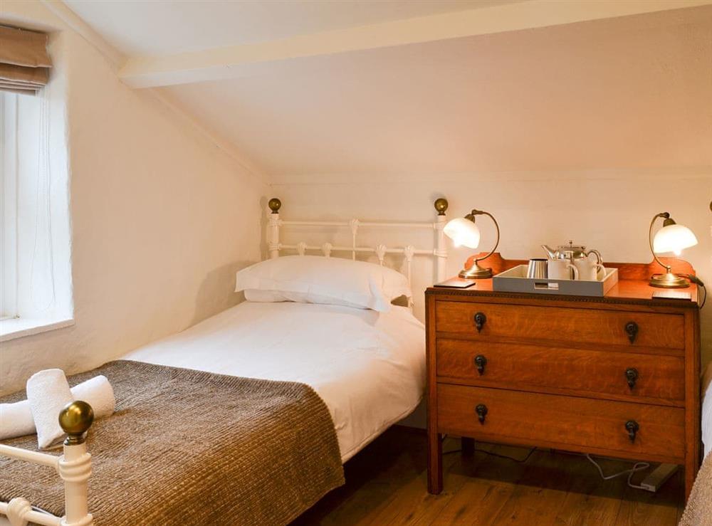 Well appointed single bedroom at Cranford House in Cranford, near Clovelly, Devon