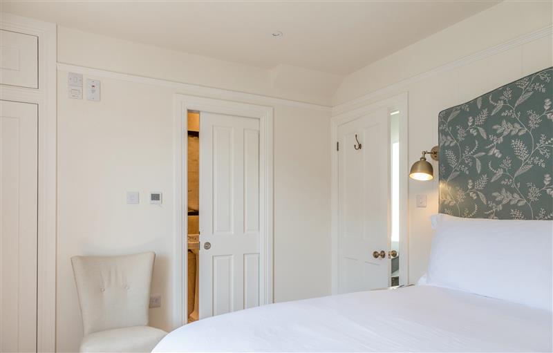 One of the 3 bedrooms (photo 2) at Cranford, Salcombe