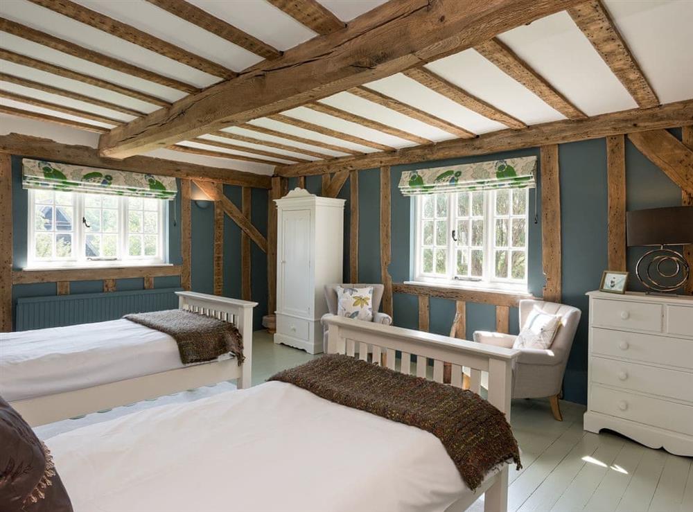 Light & airy twin bedroom at Cravens Manor in Henham, near Southwold, Suffolk