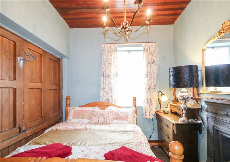 One of the 8 bedrooms (photo 3) at Crea The Mission Hall, Ballycastle