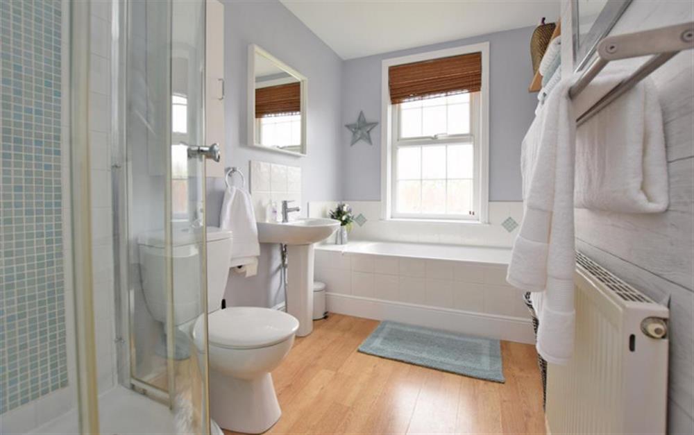 Modern family bathroom at Crescent Cottage in Lymington