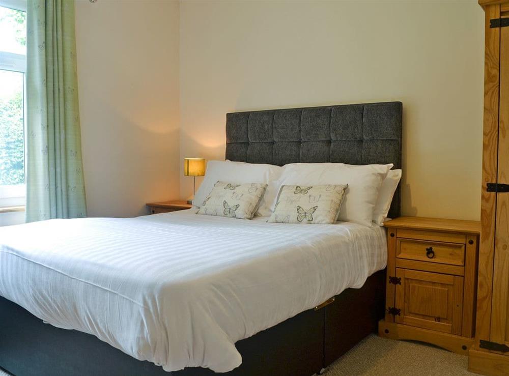 Charming double bedroom at Cressfield Villa in Ecclefechan, near Lockerbie, Dumfriesshire