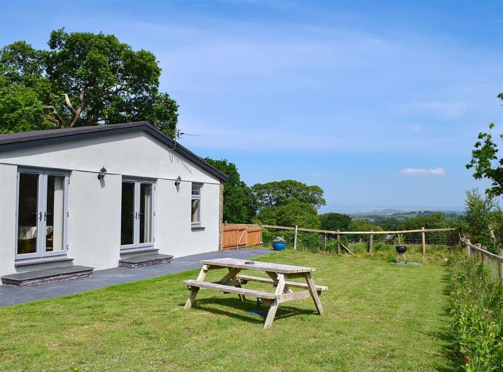 Delightful holiday home with far reaching countryside views at Crib Y Nantlle in Pontllyfni, near Caernarfon, Gwynedd