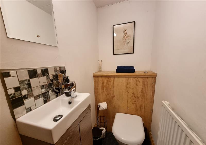 Bathroom at Cringoed House, Llanarth near Aberaeron