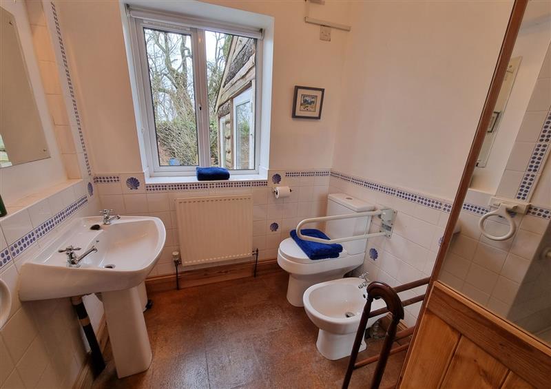 The bathroom at Cringoed House, Llanarth near Aberaeron
