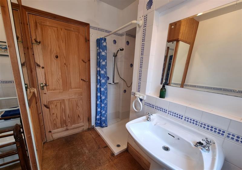 This is the bathroom at Cringoed House, Llanarth near Aberaeron