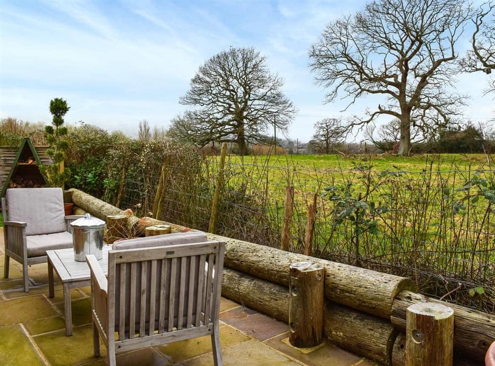 Sitting-out-area at Cripps Cottage Annex in Hassocks, East Sussex
