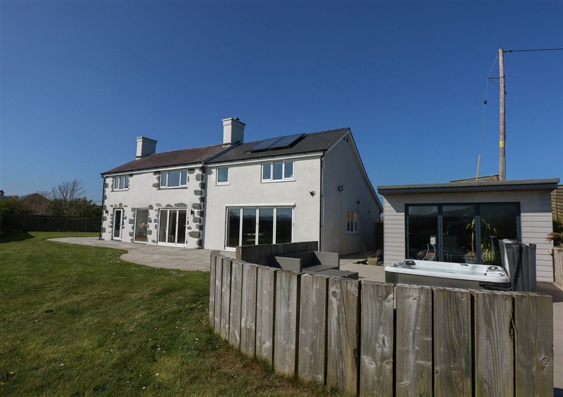 This is Criw (photo 3) at Criw, Bryncroes near Sarn Meyllteyrn