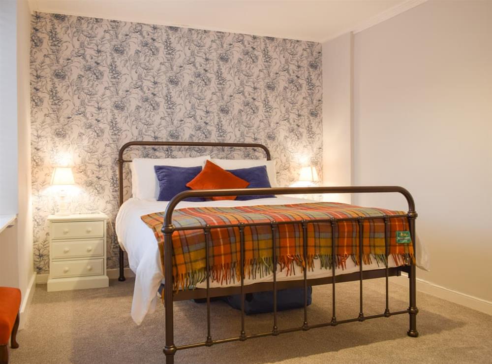 Double bedroom at Cromwell Cottage in Burntisland, Fife