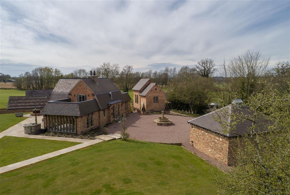 Crossbrook Farm is situated off its own private drive and courtyard with a charming French square fountain