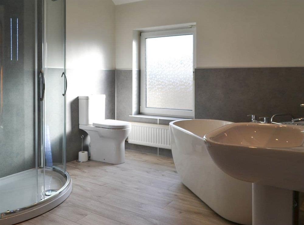 Bathroom with separate shower at Crossfeld in Keswick, Cumbria
