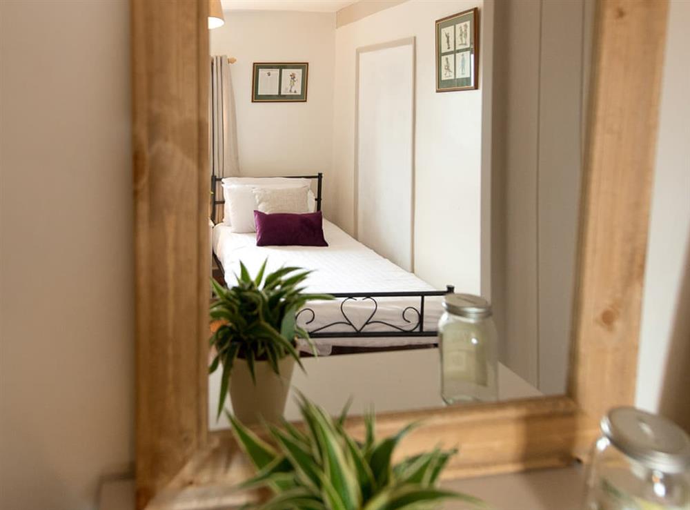 Twin bedroom (photo 2) at Crown Inn in Woolhope, near Ledbury, Herefordshire