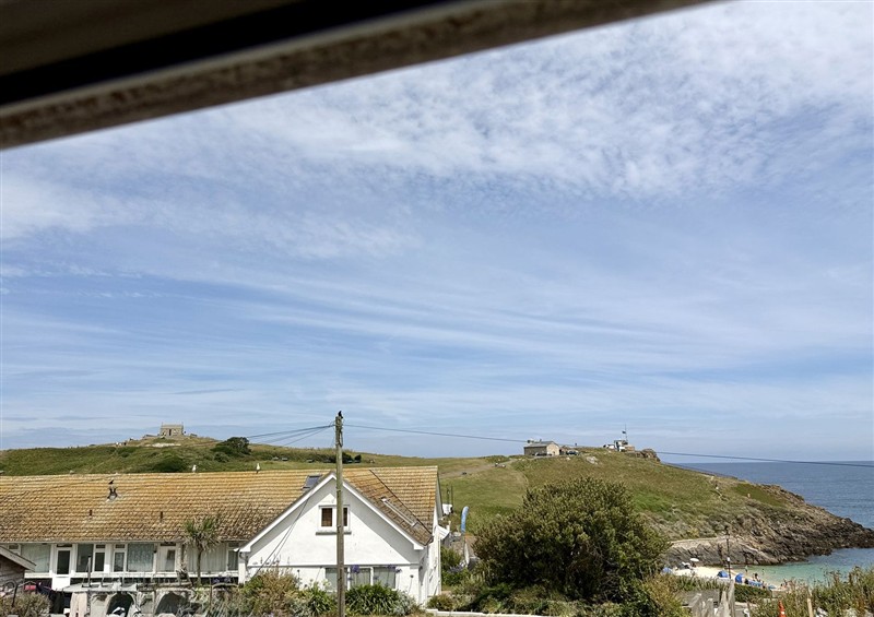 The setting (photo 2) at Crows Nest, St Ives
