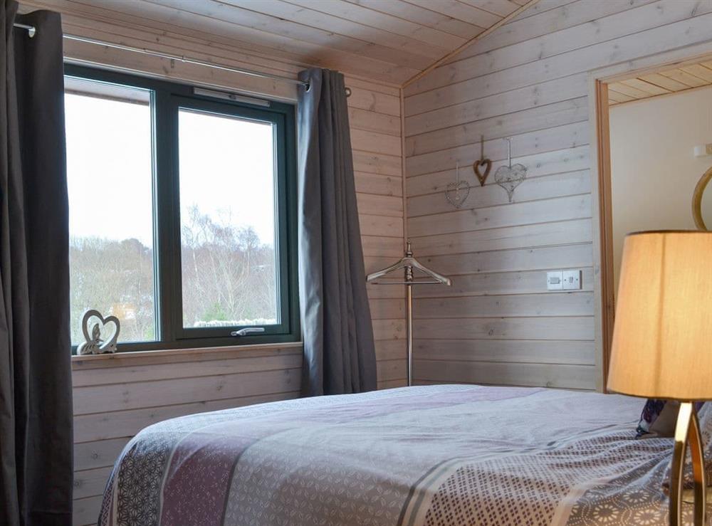 Peaceful en-suite double bedroom at Cruachan in Glentruim, near Newtonmore, Inverness-Shire