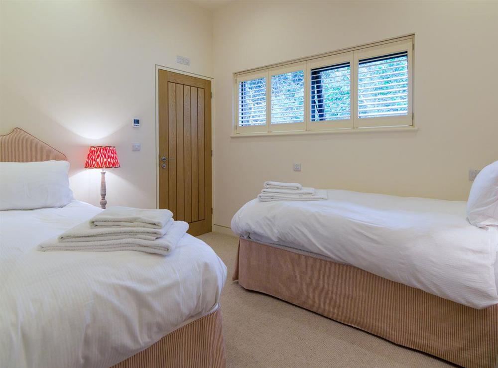 Second twin bedroom at The Cotswolds Barn, 