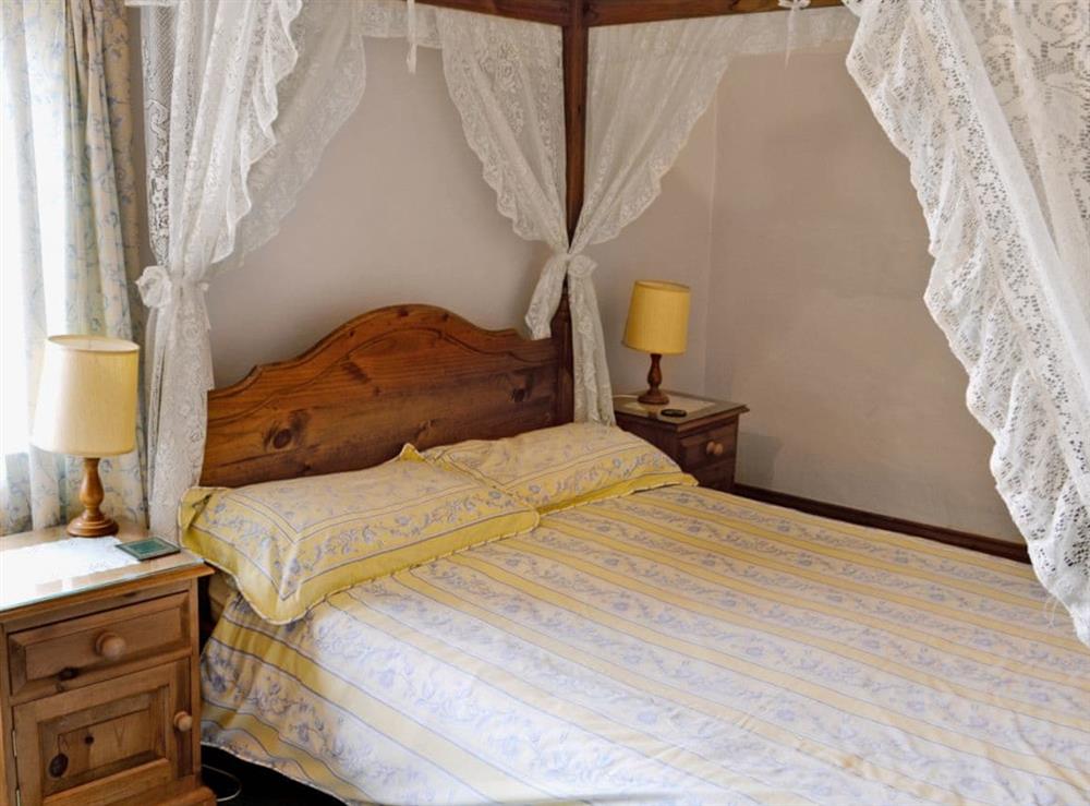 Four Poster bedroom at Cruck End in Appleby-In-Westmorland, Cumbria