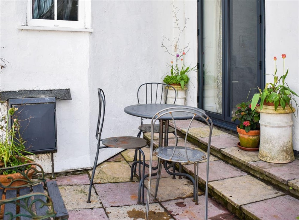 Sitting-out-area