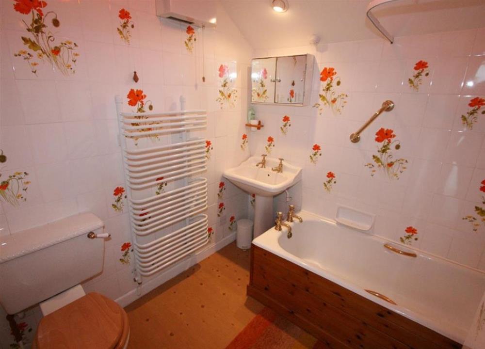 Bathroom at Crumpet Cottage in Mylor Bridge