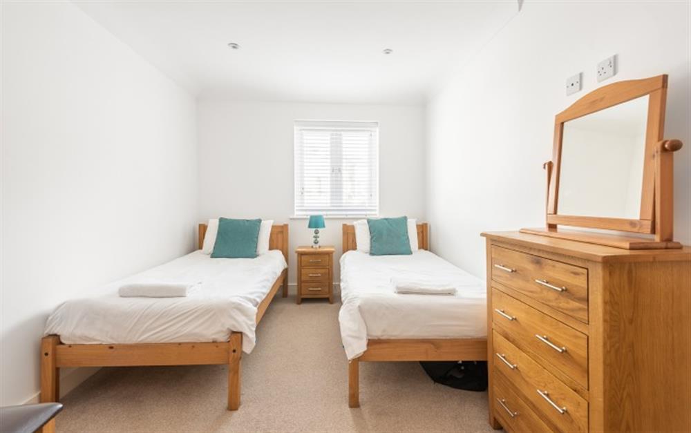 Twin bedroom at Crysawna in Newquay