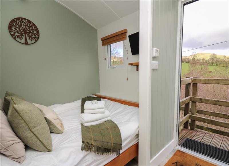Bedroom at Cuckoo Hut, Maengwyneddd near Llanrhaeadr-Ym-Mochnant
