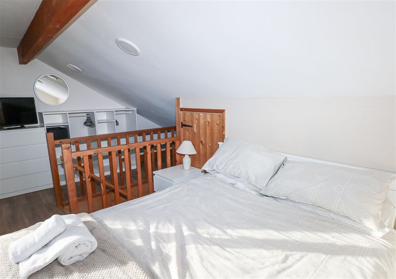 A bedroom in Cuddfan at Cuddfan, Llanteg