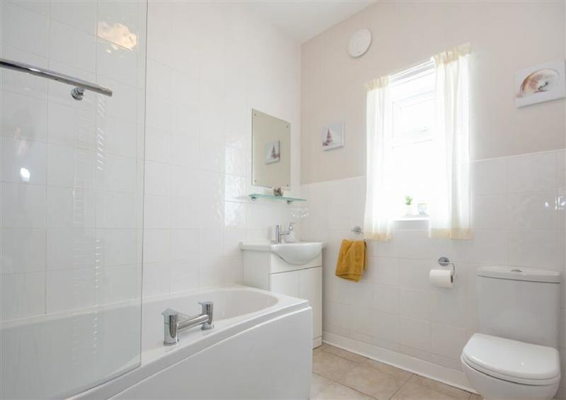This is the bathroom at Cuddy Cottage, Seahouses