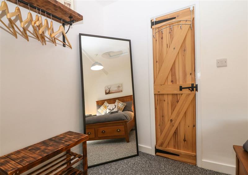 One of the 2 bedrooms (photo 3) at Cudfan Fach, Llithfaen