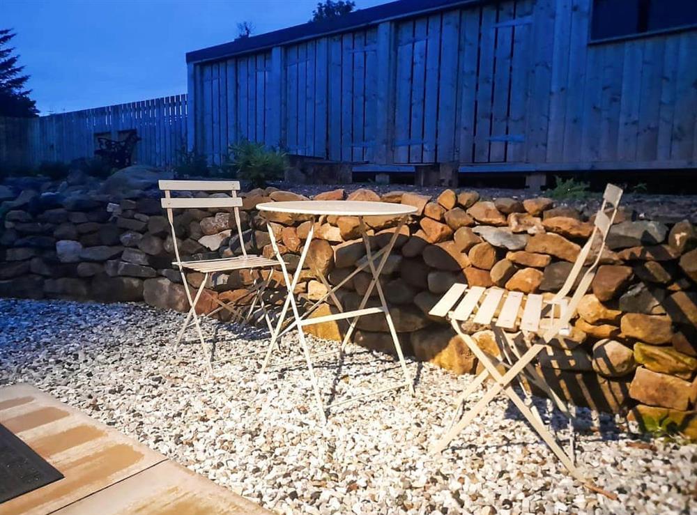 Sitting-out-area at Cuillin View in Torrin, Isle Of Skye