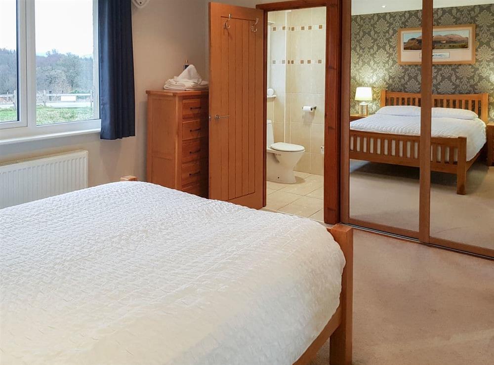 Double bedroom (photo 2) at Cuiltean in Spean Bridge, Fort William, Inverness-Shire