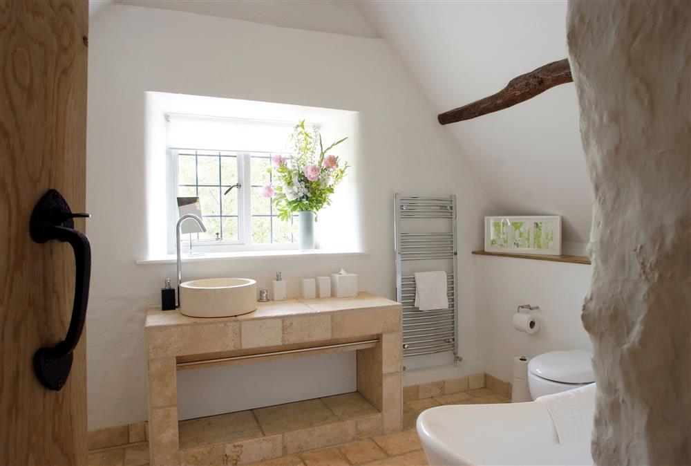 Family bathroom with slipper style bath at Culls Cottage, Southrop