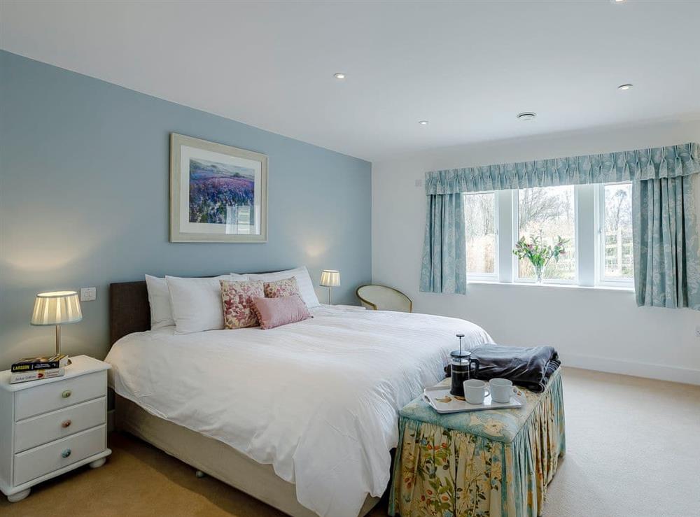 Sumptous double bedroom at Cunliffe Cottage in Hathersage, Derbyshire