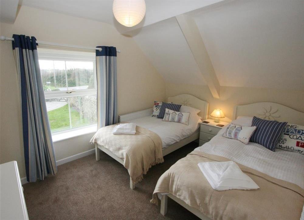 Twin bedroom at Curlew Cottage in Cubert