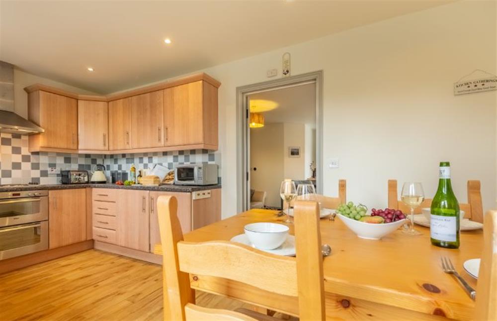 Curlew Cottage: Kitchen and dining area at Curlew Cottage (Docking), Docking near Kings Lynn