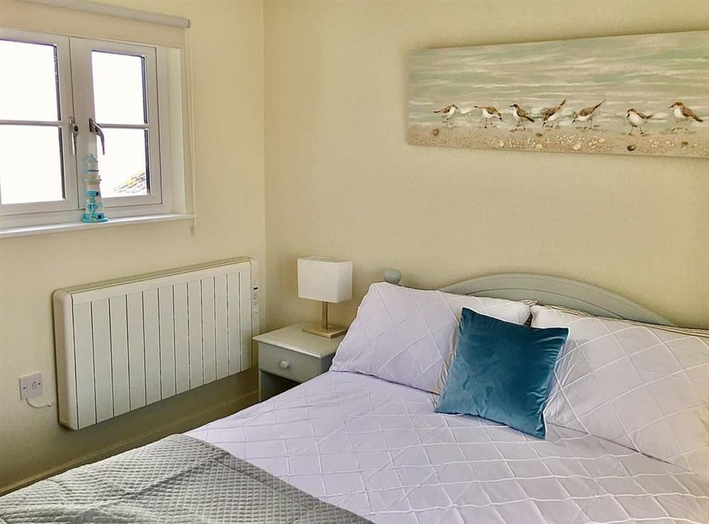 Double bedroom (photo 2) at Curlew in Point Clear Bay, Essex